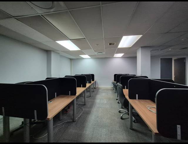 1,606M² OFFICE TO LET IN CRAIGHALL
